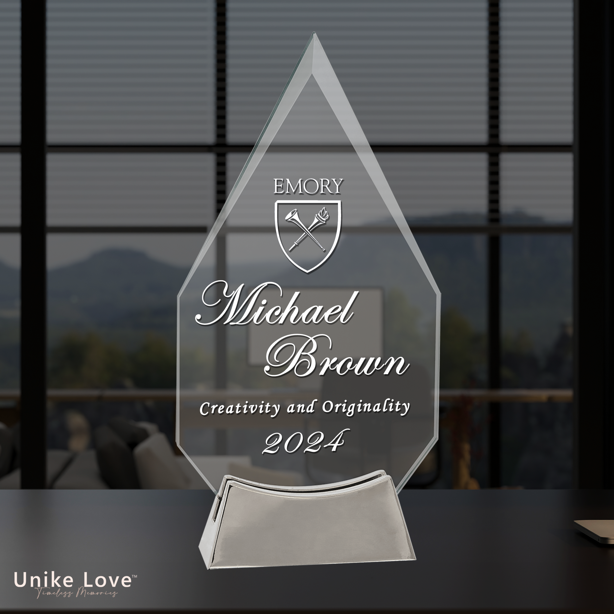 9 1/4" Diamond Platinum Glass with Full Metal Base