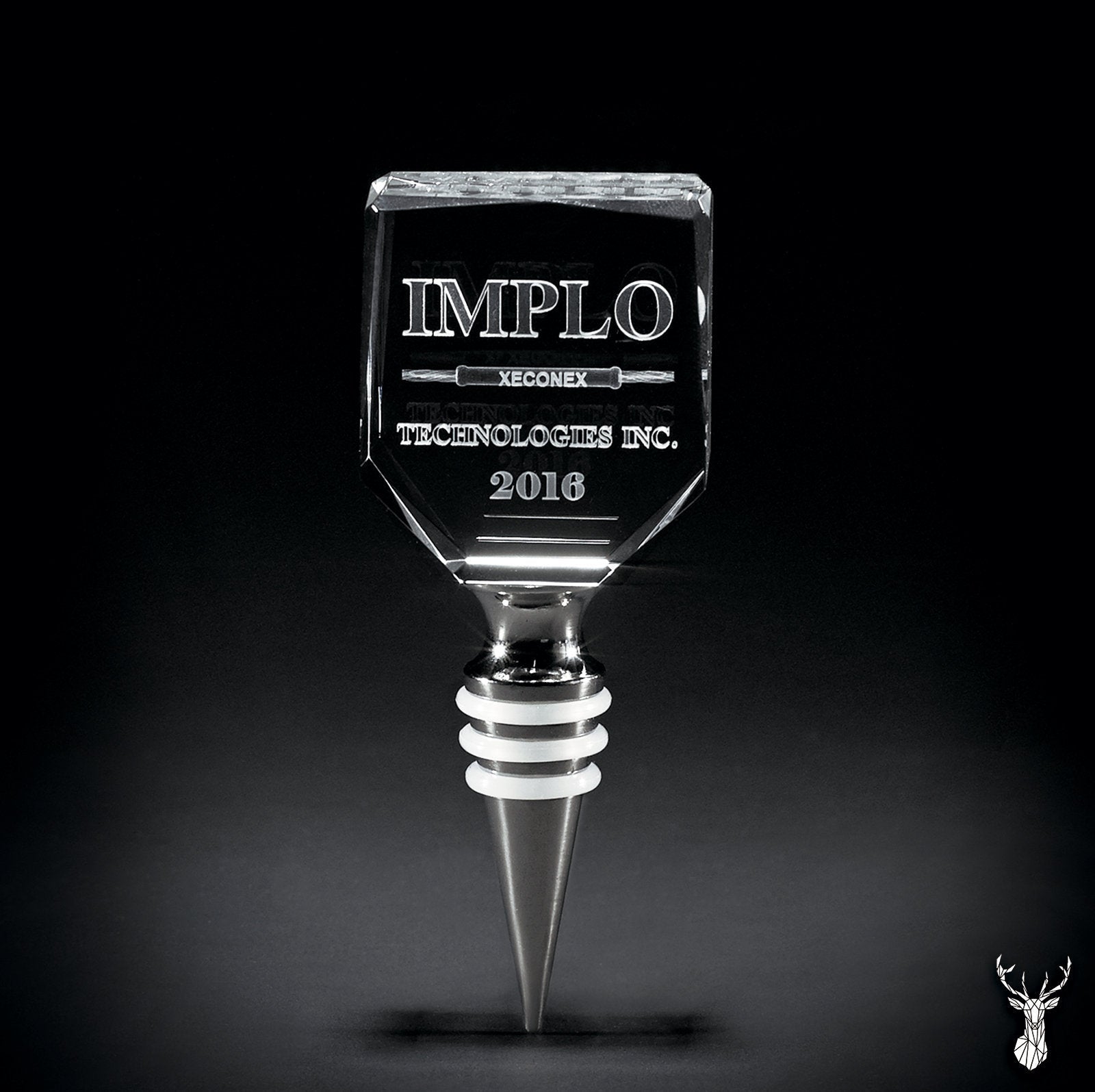 2D Premier Crystal Wine stopper | Personalized Engraving.
