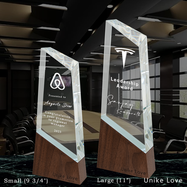 Toten Award made of Crystal with Walnut Base (Customizable)